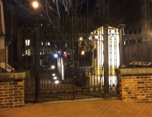 The Toaster might have to be practiced at the art of high jump to scale the iron-spiked fence at Westminster Hall. High intensity discharge lamps also make it difficult to remain incognito. 